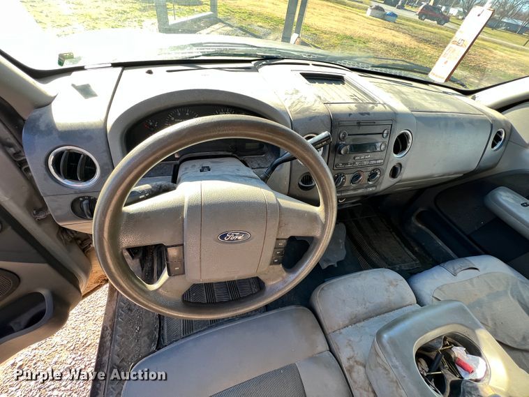 image for item ID9640 2005 Ford F150  SuperCrew pickup truck