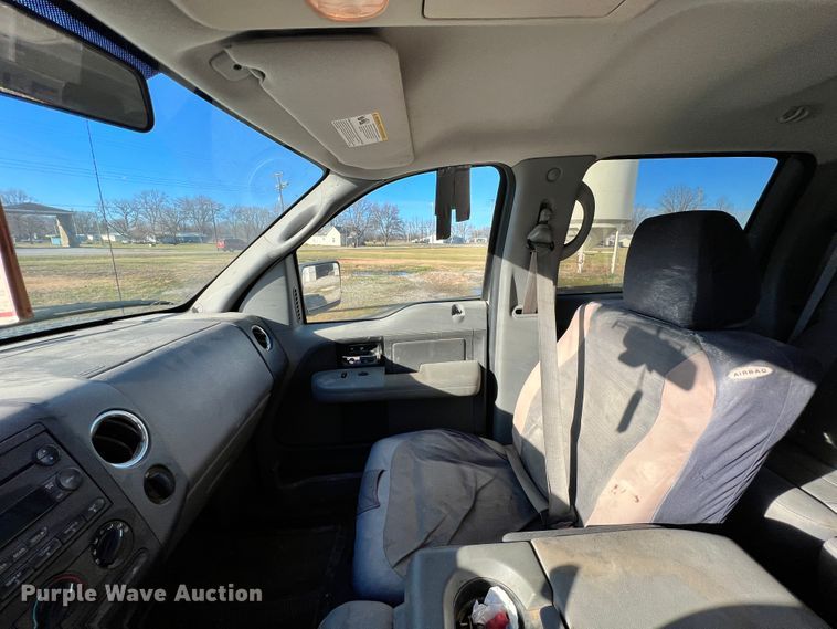 image for item ID9640 2005 Ford F150  SuperCrew pickup truck