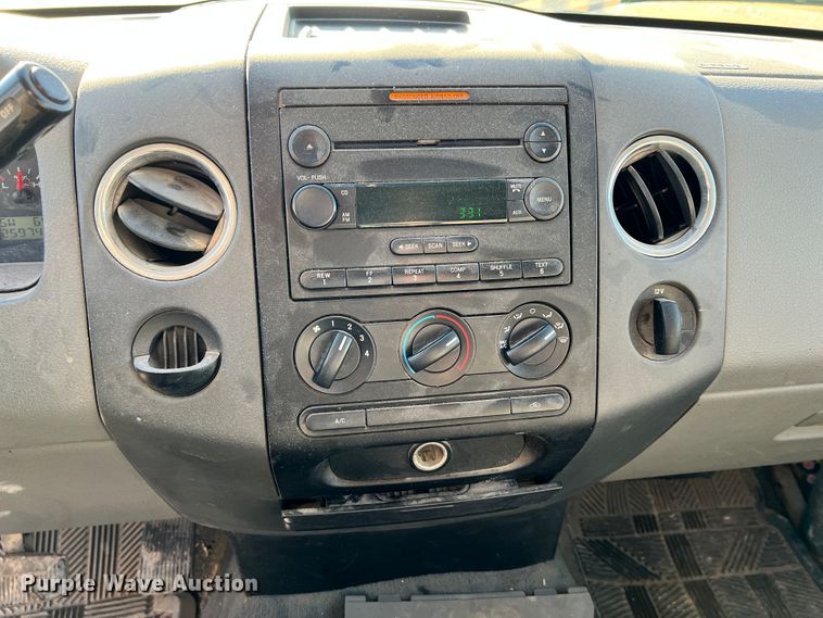 image for item ID9640 2005 Ford F150  SuperCrew pickup truck