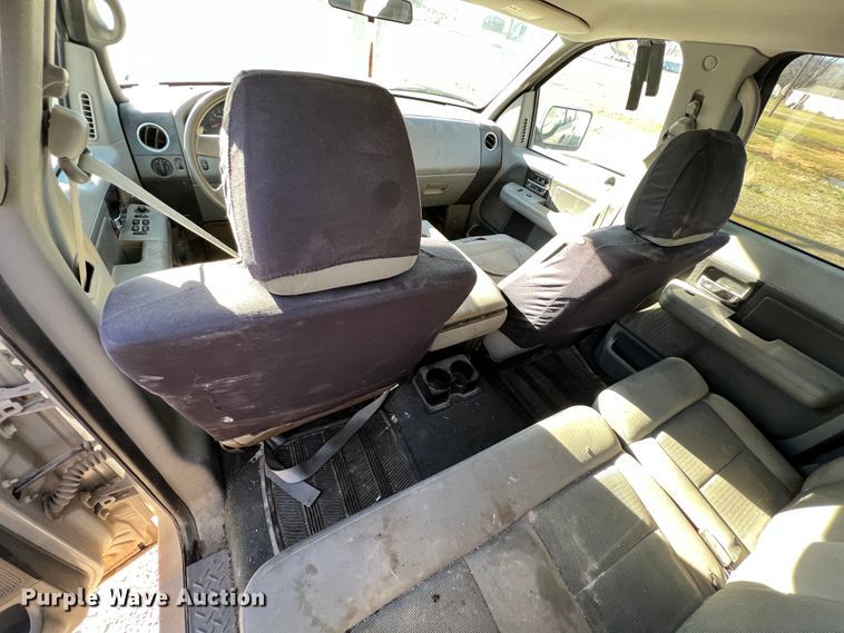 image for item ID9640 2005 Ford F150  SuperCrew pickup truck