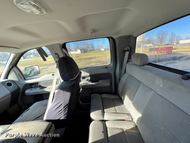 image for item ID9640 2005 Ford F150  SuperCrew pickup truck