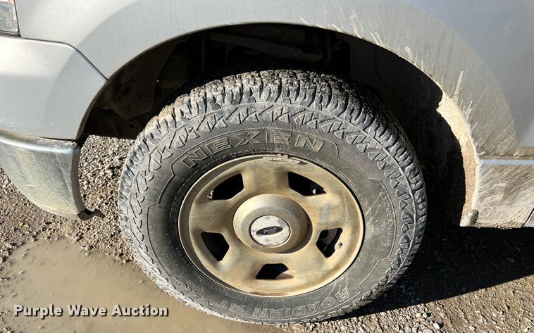 image for item ID9640 2005 Ford F150  SuperCrew pickup truck