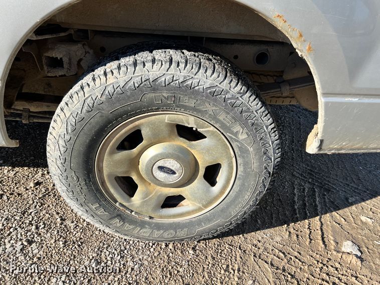 image for item ID9640 2005 Ford F150  SuperCrew pickup truck