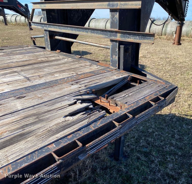 image for item IG9660 2011 Elite  equipment trailer