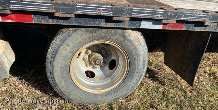 image for item IG9660 2011 Elite  equipment trailer