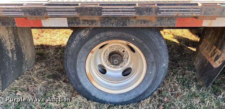 image for item IG9660 2011 Elite  equipment trailer