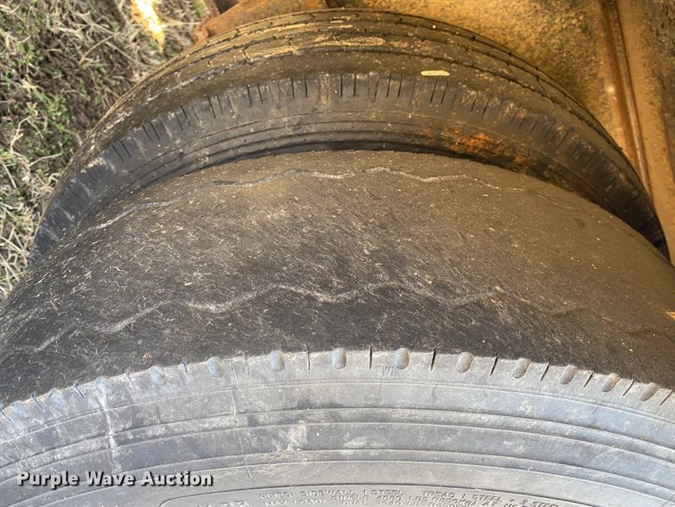 image for item IG9660 2011 Elite  equipment trailer