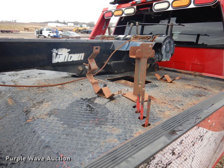 image for item IO9568 2002 Chevrolet Silverado 3500  Ext. Cab tow truck