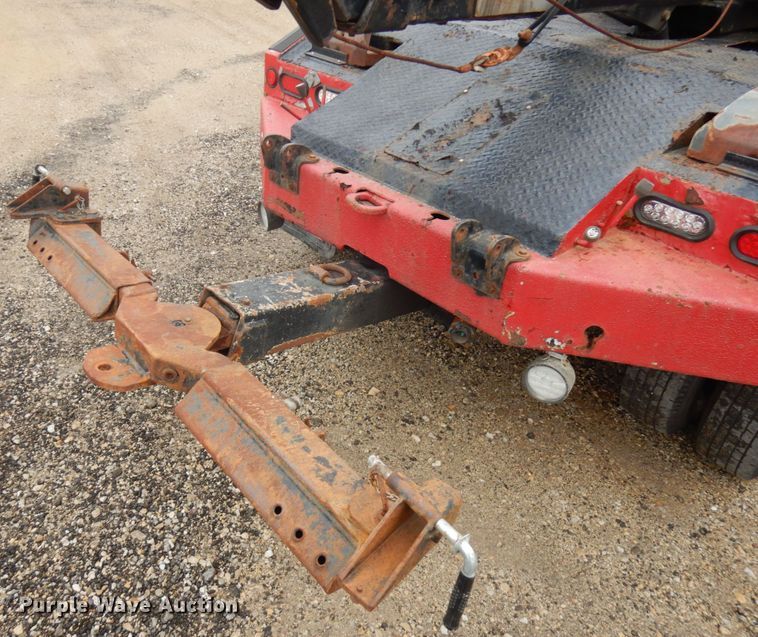 image for item IO9568 2002 Chevrolet Silverado 3500  Ext. Cab tow truck