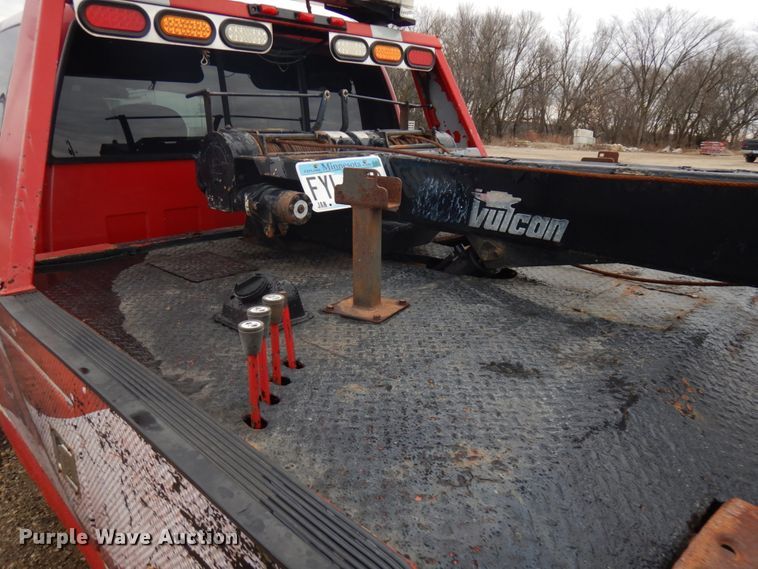 image for item IO9568 2002 Chevrolet Silverado 3500  Ext. Cab tow truck