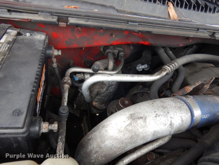 image for item IO9568 2002 Chevrolet Silverado 3500  Ext. Cab tow truck