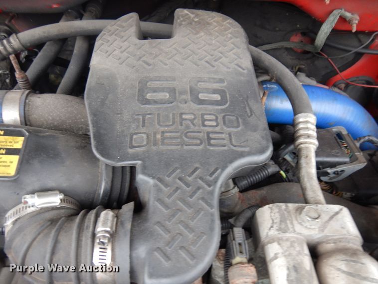 image for item IO9568 2002 Chevrolet Silverado 3500  Ext. Cab tow truck