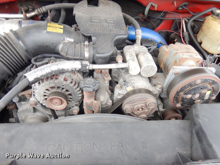 image for item IO9568 2002 Chevrolet Silverado 3500  Ext. Cab tow truck