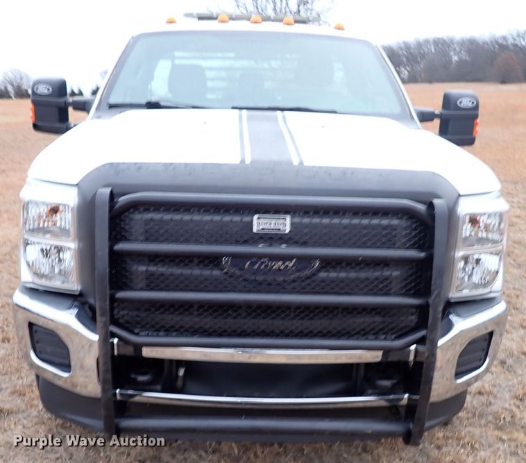 image for item IS9374 2015 Ford F350 Super Duty XL  tow truck