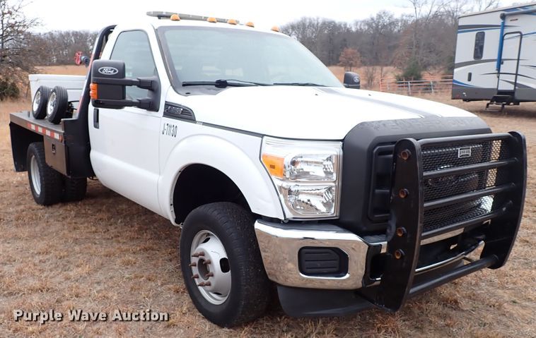 image for item IS9374 2015 Ford F350 Super Duty XL  tow truck