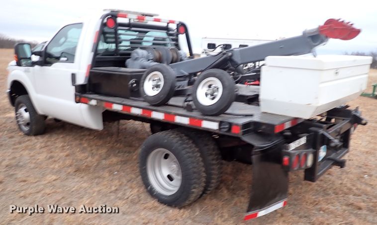 image for item IS9374 2015 Ford F350 Super Duty XL  tow truck