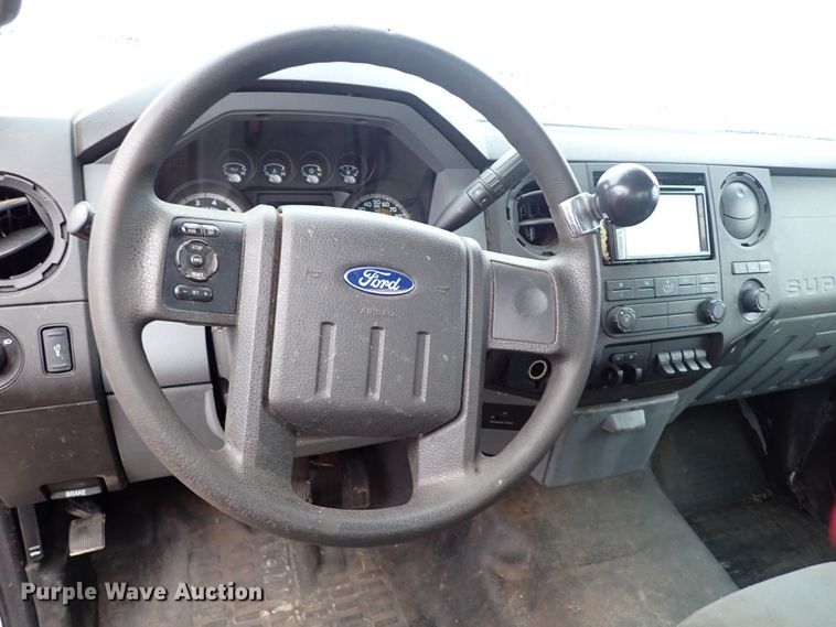 image for item IS9374 2015 Ford F350 Super Duty XL  tow truck