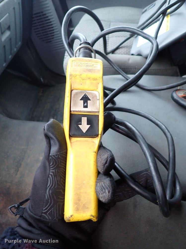 image for item IS9374 2015 Ford F350 Super Duty XL  tow truck