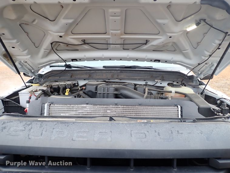 image for item IS9374 2015 Ford F350 Super Duty XL  tow truck