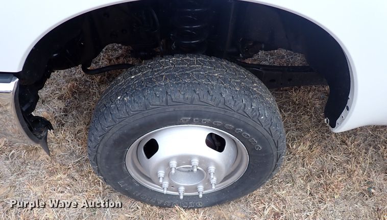 image for item IS9374 2015 Ford F350 Super Duty XL  tow truck