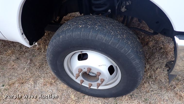 image for item IS9374 2015 Ford F350 Super Duty XL  tow truck