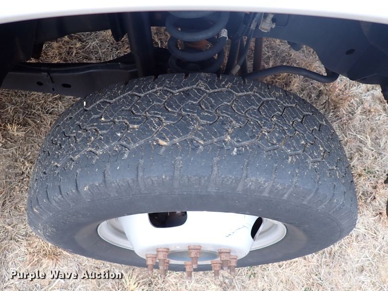 image for item IS9374 2015 Ford F350 Super Duty XL  tow truck