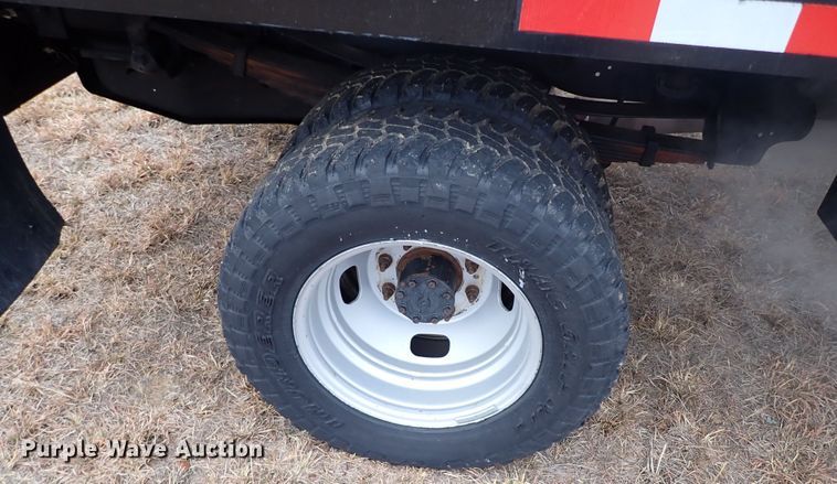 image for item IS9374 2015 Ford F350 Super Duty XL  tow truck