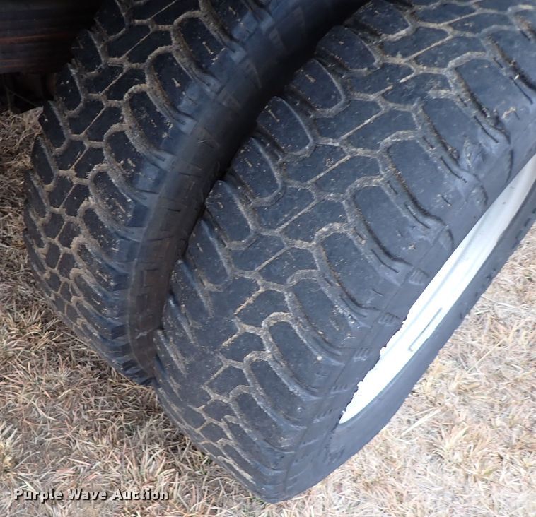 image for item IS9374 2015 Ford F350 Super Duty XL  tow truck