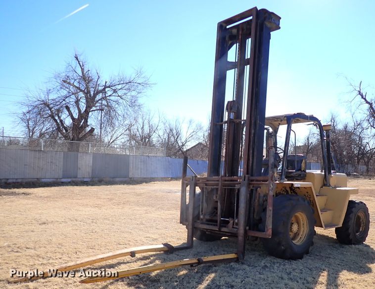 image for item IS9378 Caterpillar  forklift
