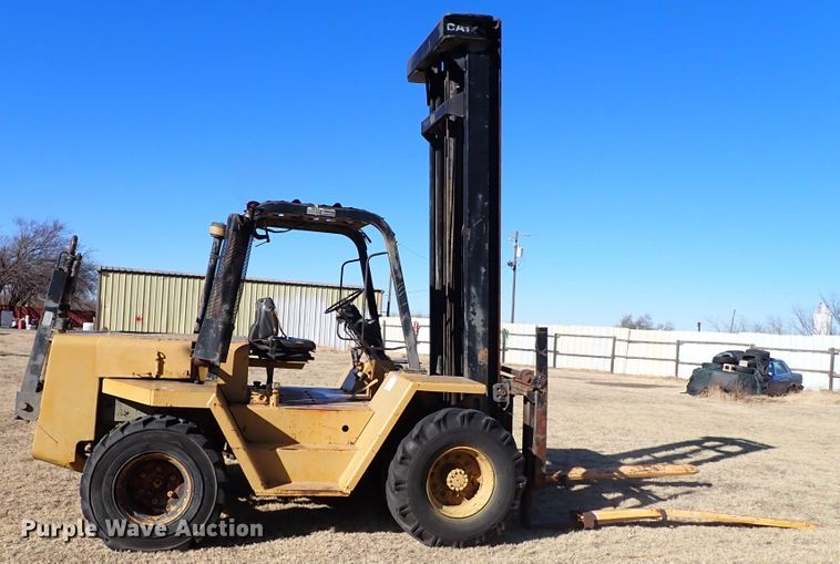 image for item IS9378 Caterpillar  forklift