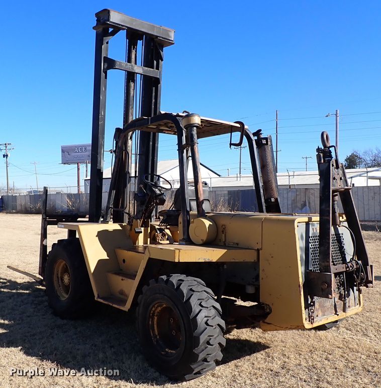 image for item IS9378 Caterpillar  forklift