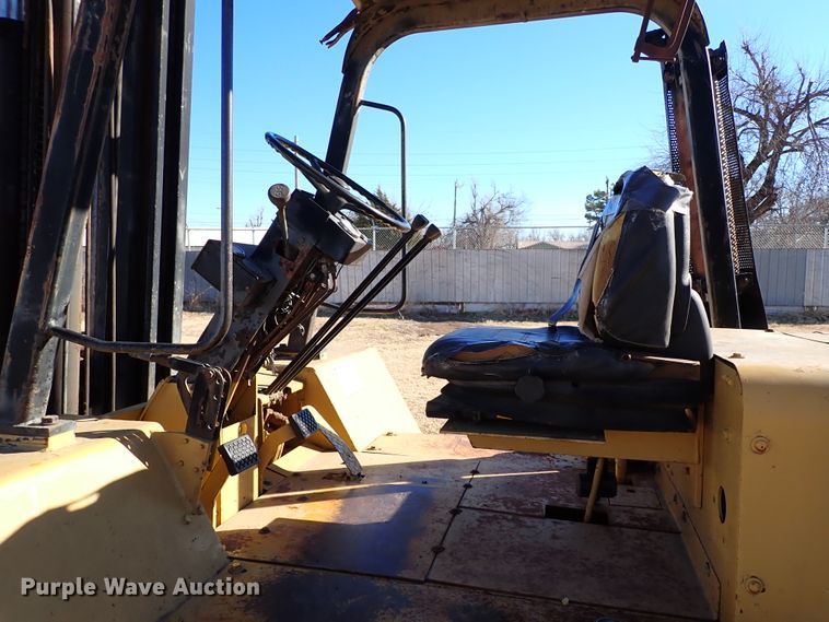 image for item IS9378 Caterpillar  forklift