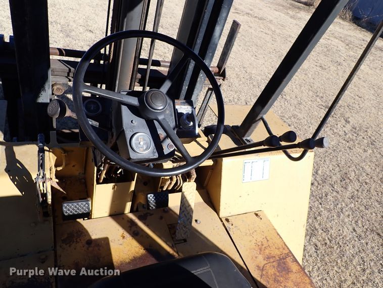 image for item IS9378 Caterpillar  forklift