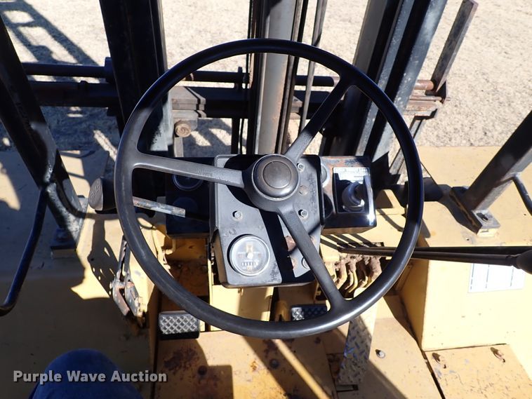 image for item IS9378 Caterpillar  forklift