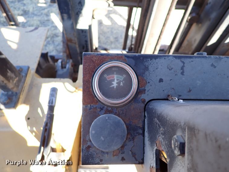 image for item IS9378 Caterpillar  forklift