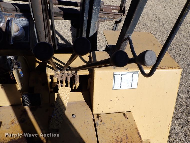 image for item IS9378 Caterpillar  forklift