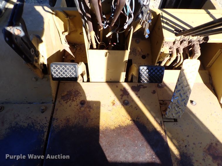 image for item IS9378 Caterpillar  forklift