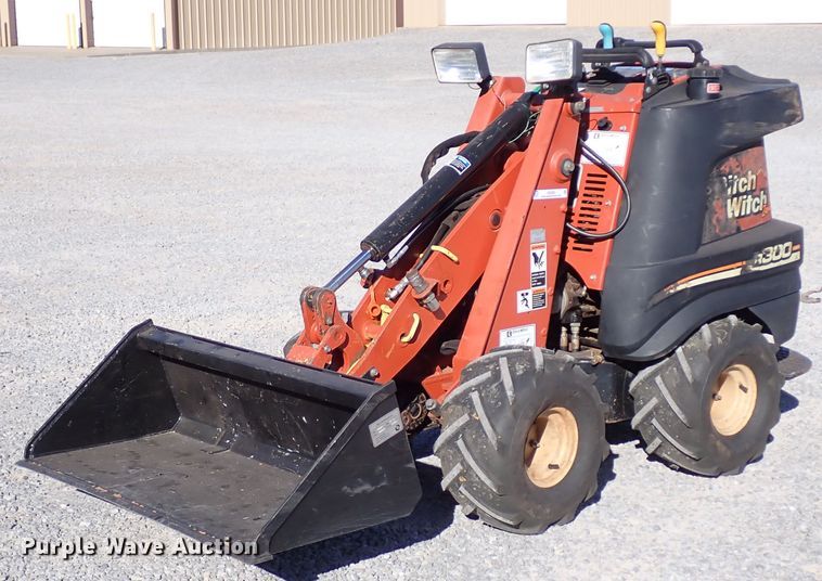 image for item IS9380 2010 Ditch Witch Zahn R300  compact utility loader