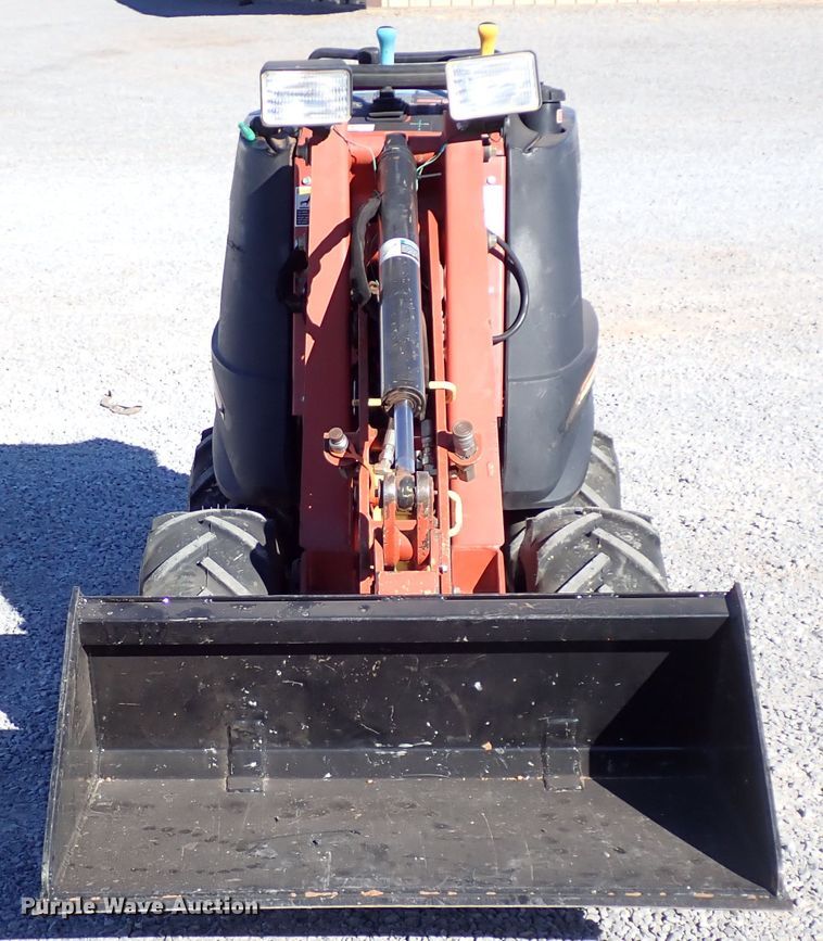 image for item IS9380 2010 Ditch Witch Zahn R300  compact utility loader
