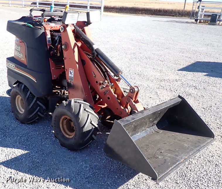 image for item IS9380 2010 Ditch Witch Zahn R300  compact utility loader