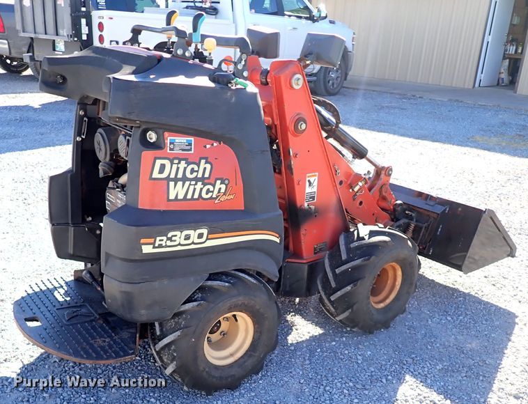 image for item IS9380 2010 Ditch Witch Zahn R300  compact utility loader