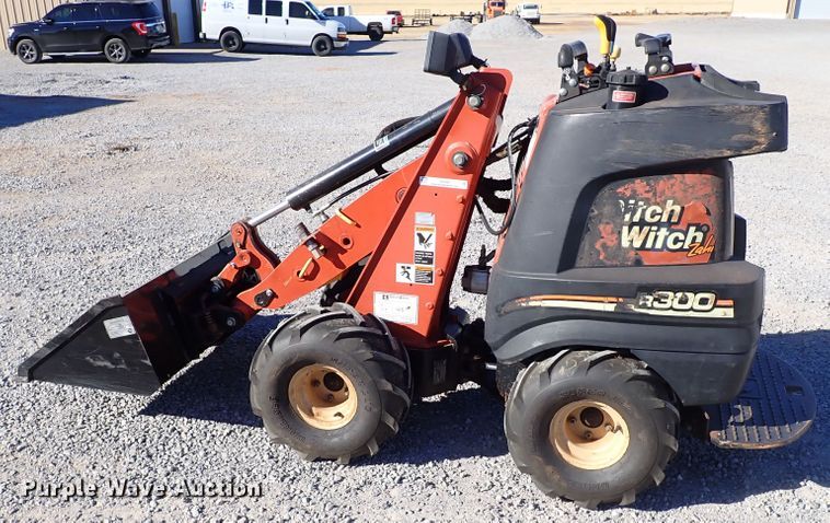 image for item IS9380 2010 Ditch Witch Zahn R300  compact utility loader