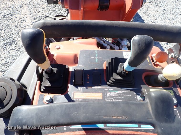 image for item IS9380 2010 Ditch Witch Zahn R300  compact utility loader