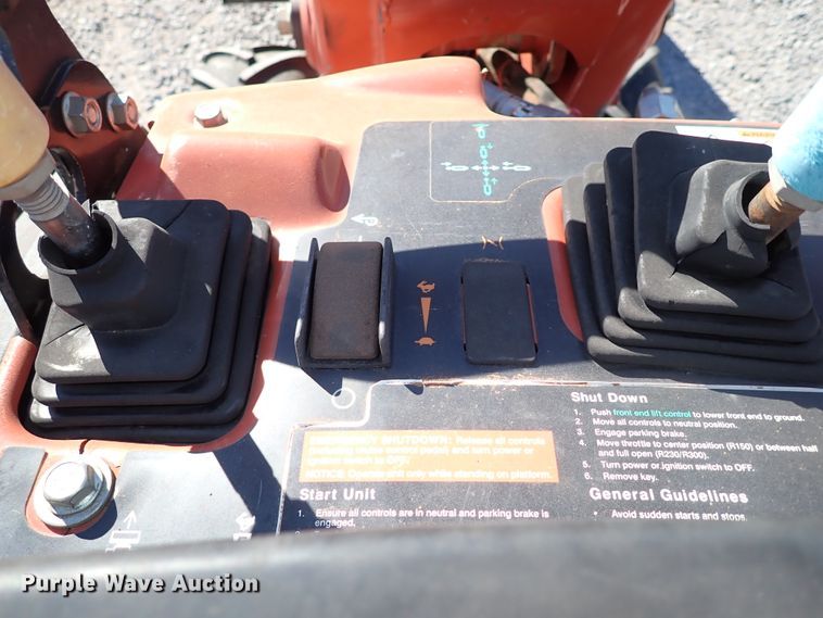 image for item IS9380 2010 Ditch Witch Zahn R300  compact utility loader