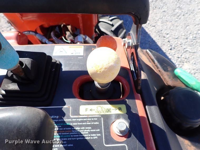 image for item IS9380 2010 Ditch Witch Zahn R300  compact utility loader