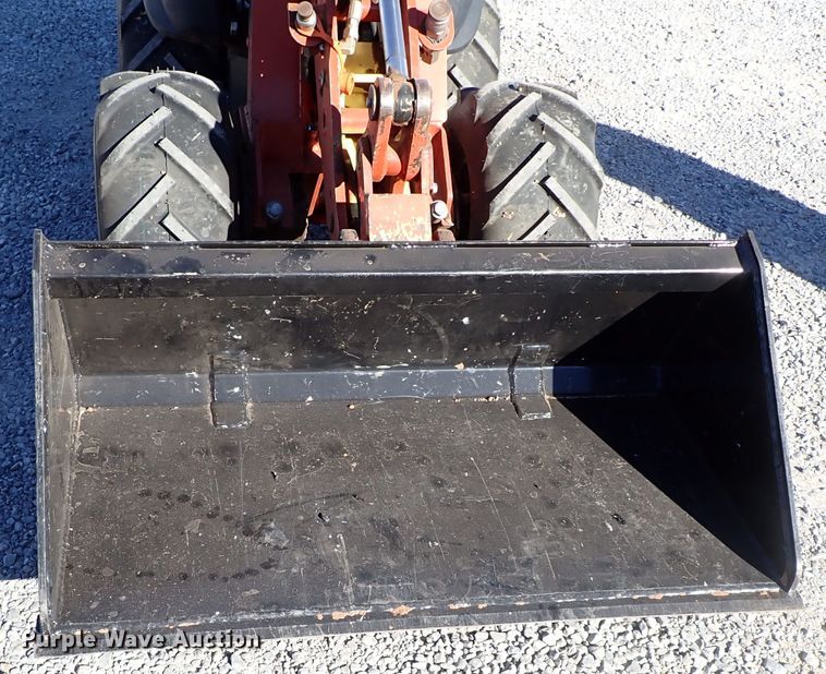 image for item IS9380 2010 Ditch Witch Zahn R300  compact utility loader