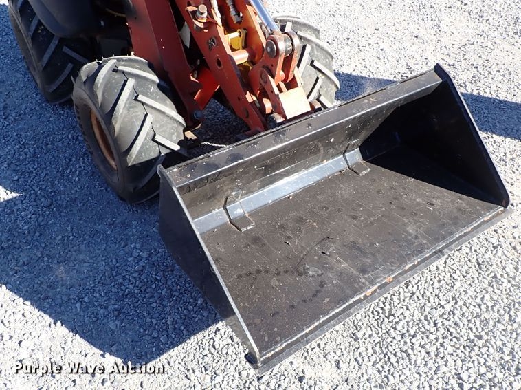 image for item IS9380 2010 Ditch Witch Zahn R300  compact utility loader