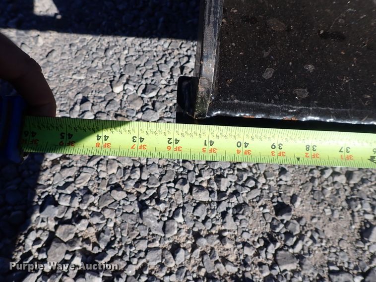 image for item IS9380 2010 Ditch Witch Zahn R300  compact utility loader