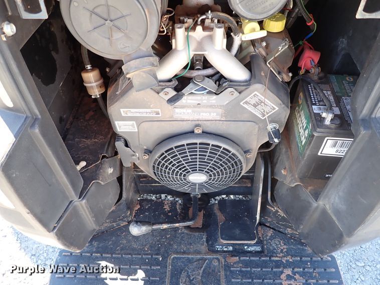 image for item IS9380 2010 Ditch Witch Zahn R300  compact utility loader