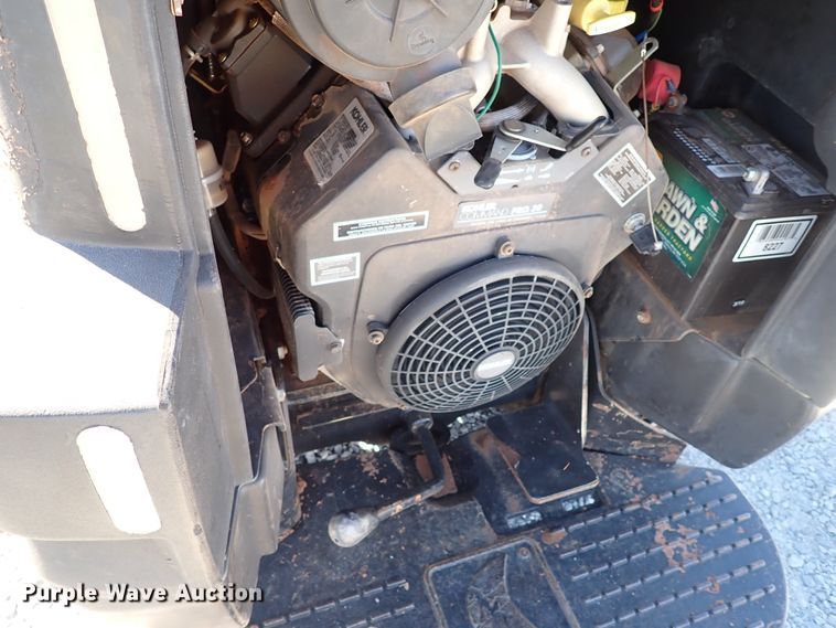 image for item IS9380 2010 Ditch Witch Zahn R300  compact utility loader